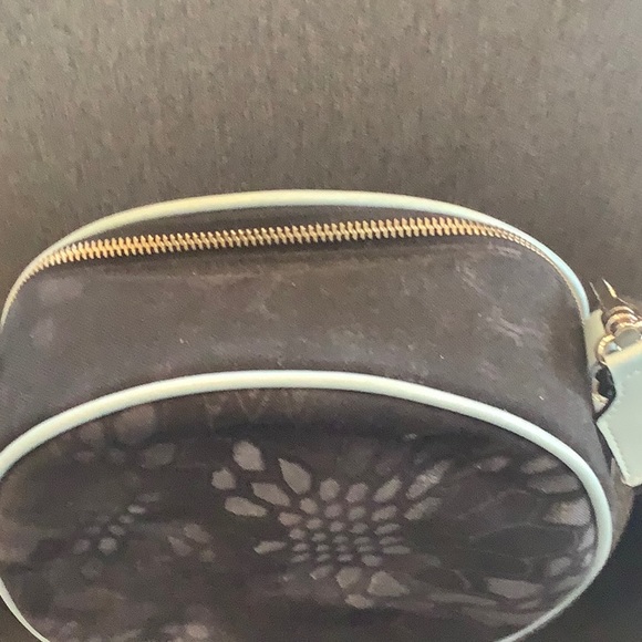 Purse - Picture 2 of 2